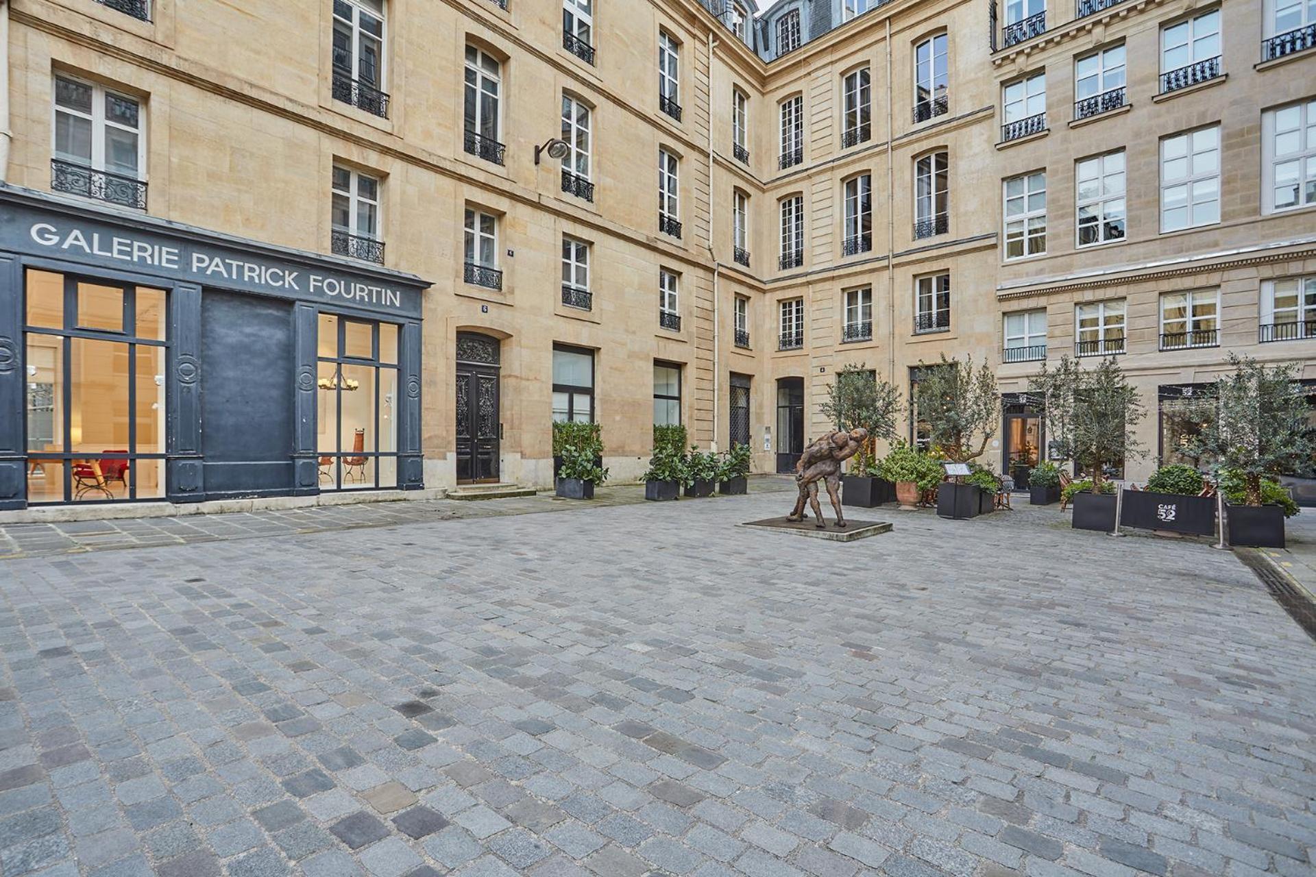 Louvre/palais Royal By Studioprestige